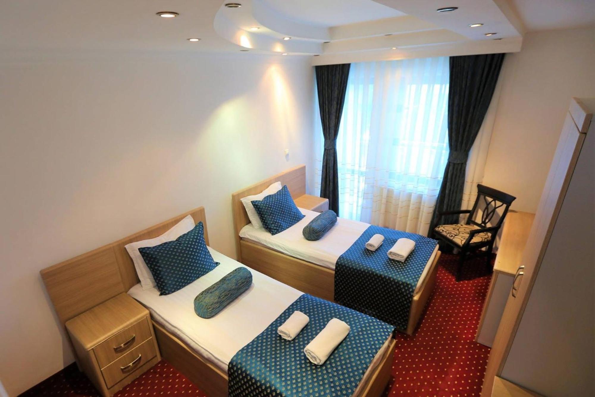 Hotel Pejton Pristina Exterior photo